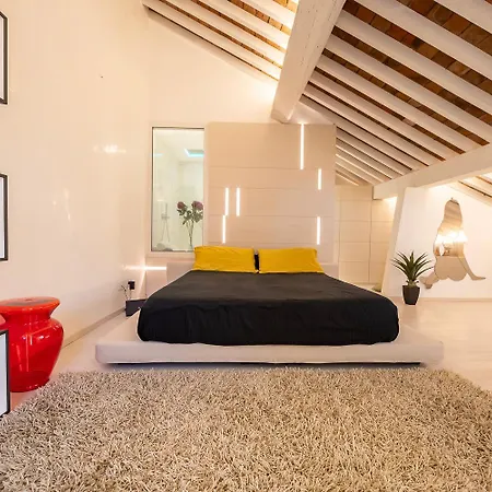 Luxury Rooftop Piazza Erbe Βερόνα