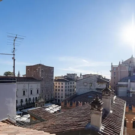 Luxury Rooftop Piazza Erbe * Βερόνα