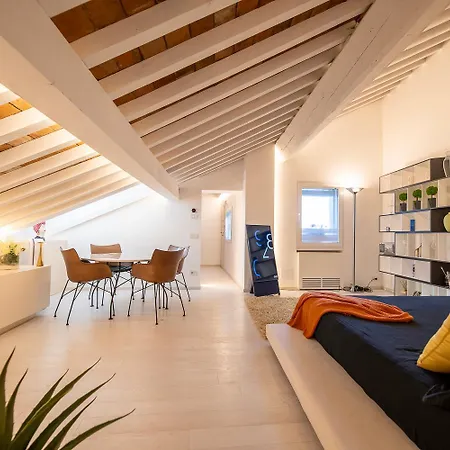 Apartment Luxury Rooftop Piazza Erbe Verona